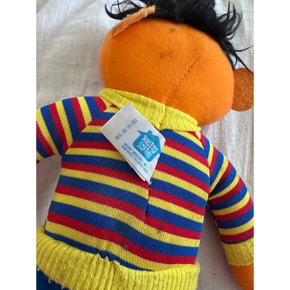 1992 Ernie Plush Sesame Street Muppet Jim Henson Hasbro Vintage - Picture 2 of 4